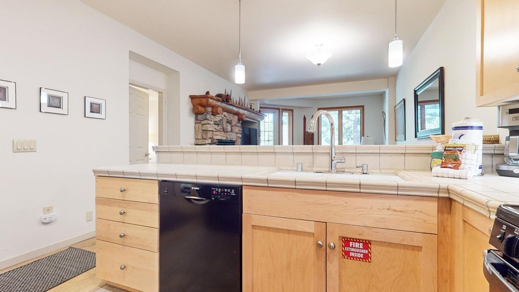 Mammoth Green 118 Located On Sierra Star Golf Course, Private Patio, Summer Pool Condo Mammoth Lakes Bagian luar foto