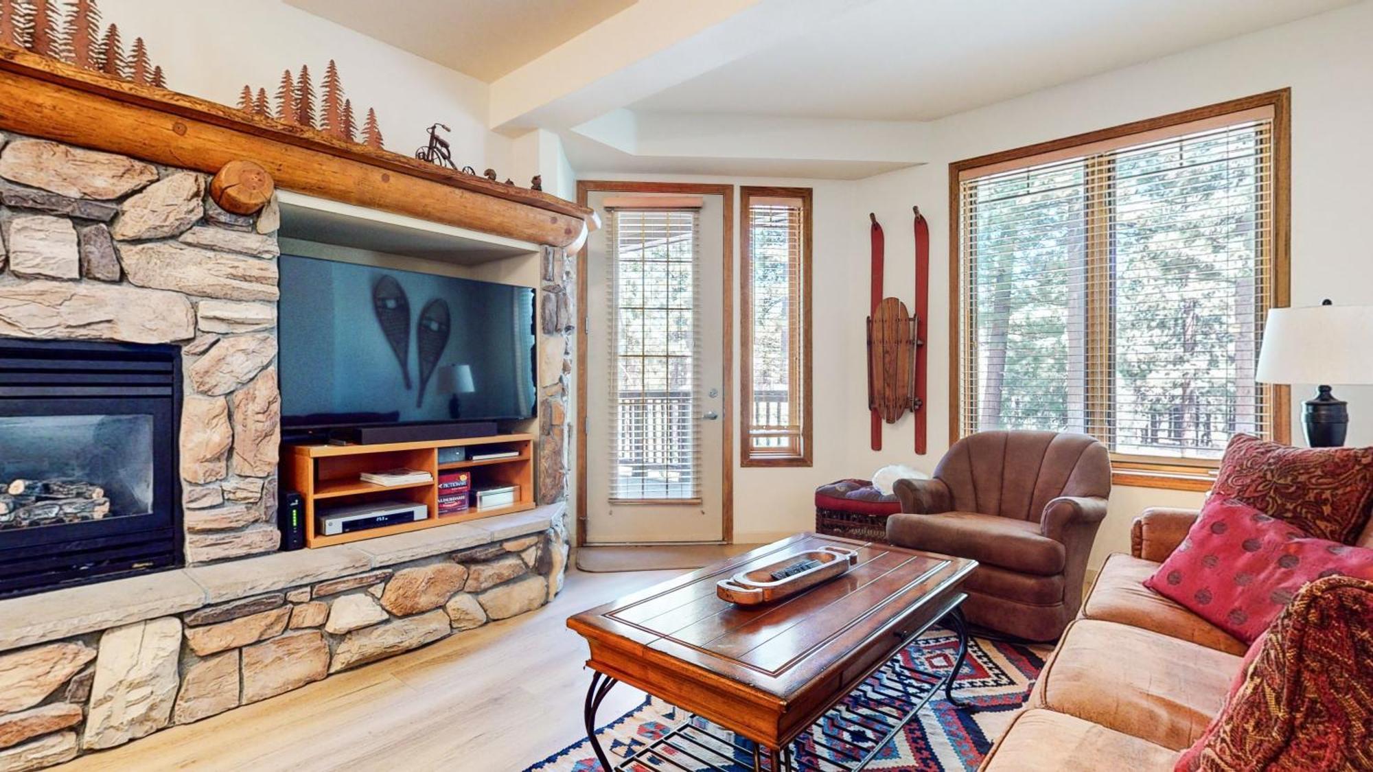 Mammoth Green 118 Located On Sierra Star Golf Course, Private Patio, Summer Pool Condo Mammoth Lakes Bagian luar foto